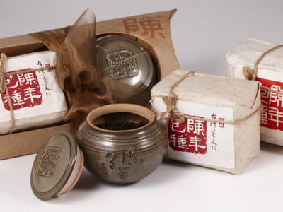 坪林區農會～陳年包種老茶的復古包裝，相當雅緻特別
