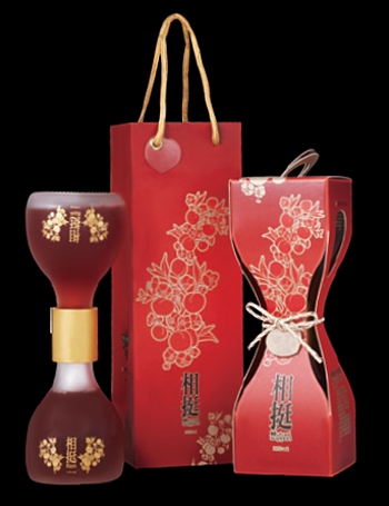 信義鄉農會的相挺－紀念酒禮盒