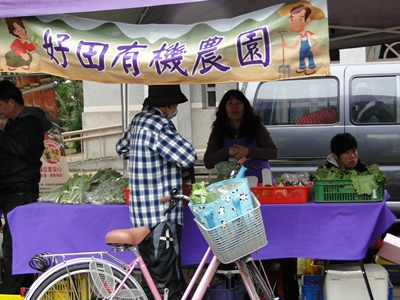 各地的農民市集，也可直接和生產者面對面互動