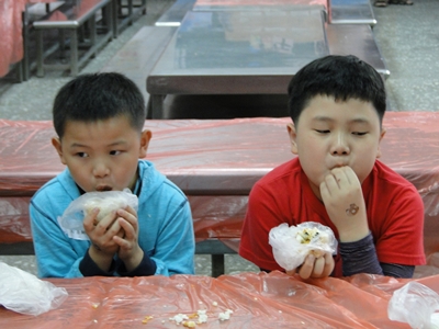 「食育」講的是正確飲食觀念，「農育」則是身體力行的農業體驗活動