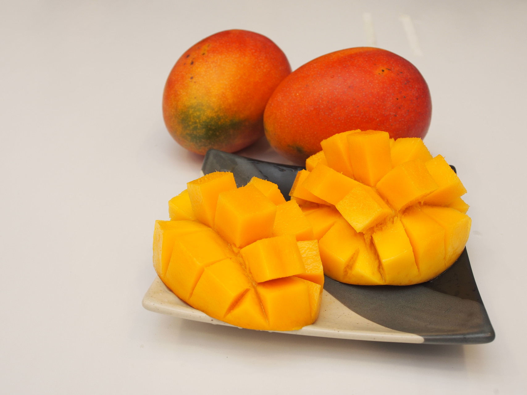 新鮮水果保鮮期不常,因此不能放很久 新鮮水果保鮮期不常,因此不能放很久