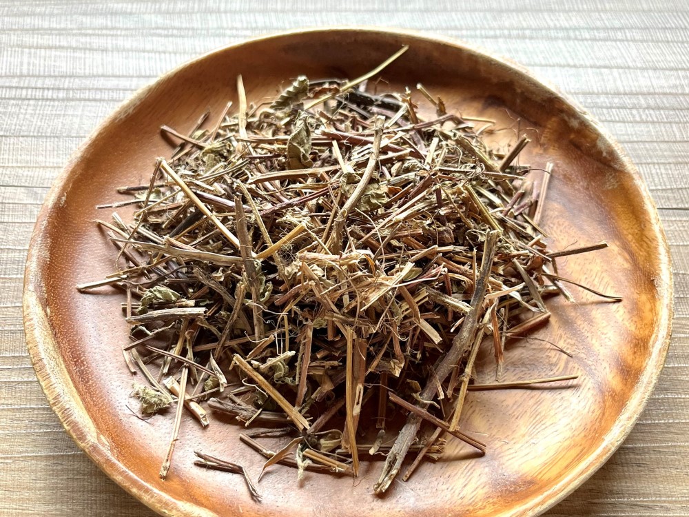 仙草乾燥葉含有豐富的鐵質。(phohto/黃薏芠提供)