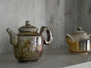 淑玲親手製作的柴燒陶有著和農村的一樣生命力